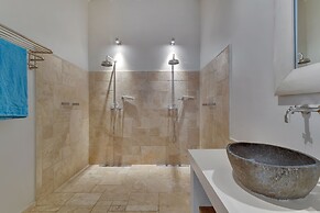 Ocean Breeze Villa with private pool