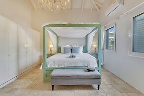 Ocean Breeze Villa with private pool