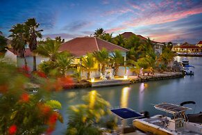 Ocean Breeze Villa with private pool
