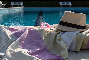 Spacious Villa With Private Garden and Great Pool