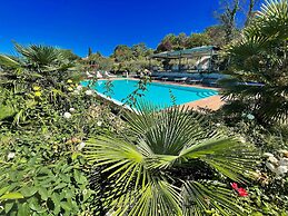Apt 3 Infinity Pool, Extensive Grounds With Shrubs - Flowers, Jacuzzi 