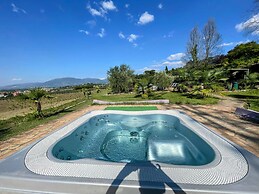 Apt 3 Infinity Pool, Extensive Grounds With Shrubs - Flowers, Jacuzzi