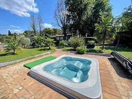 Apt 3 Infinity Pool, Extensive Grounds With Shrubs - Flowers, Jacuzzi