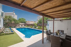 Protaras Holiday Villa Ds54, 3 Bedroom Villa in the Center