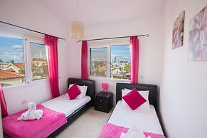 Protaras Holiday Villa Ds54, 3 Bedroom Villa in the Center