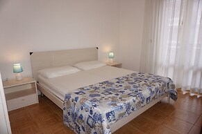 Nice Apartment for Five People Near the sea - By Beahost Rentals