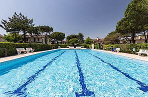 Wonderful Villa With Huge Pool and Barbecue