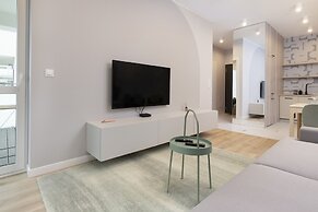 Ostoya Pucka by Renters