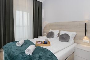 Ostoya Pucka by Renters