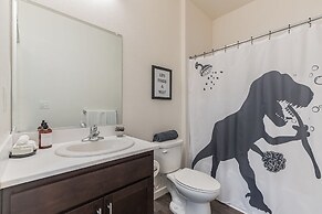Modern Apartment With Upgraded Amenities Near CSU