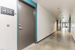 Modern Apartment With Upgraded Amenities Near CSU