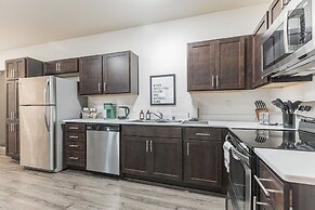 Modern Apartment With Upgraded Amenities Near CSU