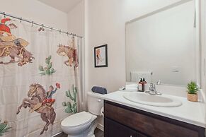 Modern Apartment With Upgraded Amenities Near CSU