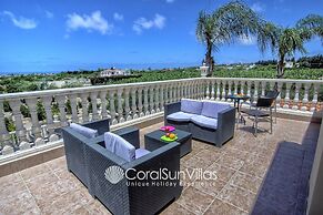 Fabulous Villa In Coral Bay Near Beach, Amenities