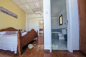 Fabulous Villa In Coral Bay Near Beach, Amenities