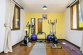 Fabulous Villa In Coral Bay Near Beach, Amenities