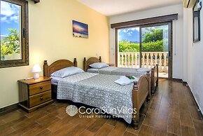 Fabulous Villa In Coral Bay Near Beach, Amenities