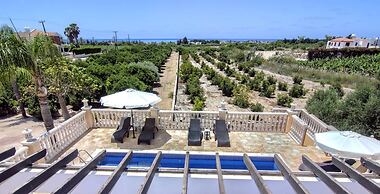 Fabulous Villa In Coral Bay Near Beach, Amenities