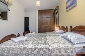 Fabulous Villa In Coral Bay Near Beach, Amenities