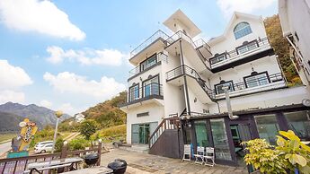 Gangchon Beautiful pet House Pension