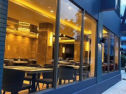 The Proud Exclusive Hotel