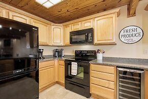 Sunset Chalet by Taylor Made Deep Creek