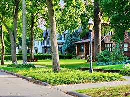 Fischer House Indian Village Nn01