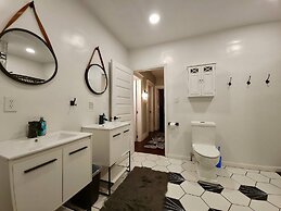 Fischer House Indian Village Nn01