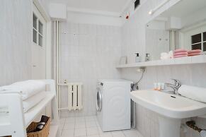 Apartment With Balcony Cracow by Renters