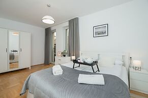 Apartment With Balcony Cracow by Renters