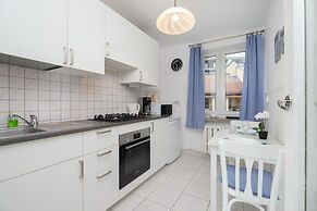 Apartment With Balcony Cracow by Renters