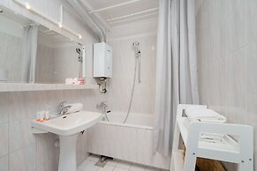 Apartment With Balcony Cracow by Renters