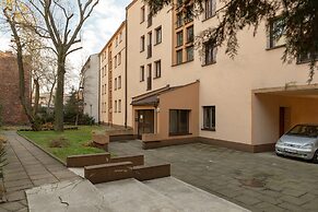 Apartment With Balcony Cracow by Renters