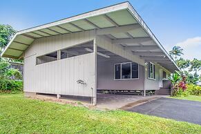 Stay On The Scenic Route! 7 Min Drive To Hilo 3 Bedroom Home by Redawn