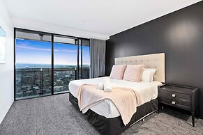 Circle on Cavill - Wow Stay