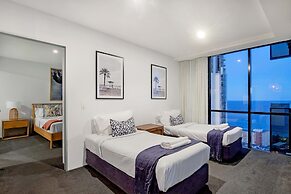 Circle on Cavill - Wow Stay