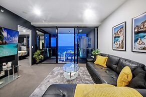 Circle on Cavill - Wow Stay