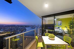 Circle on Cavill - Wow Stay