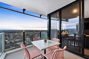 Circle on Cavill - Wow Stay