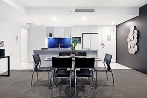 Circle on Cavill - Wow Stay