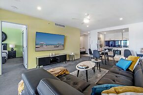 Circle on Cavill - Wow Stay