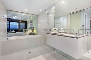 Circle on Cavill - Wow Stay