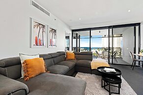 Circle on Cavill - Wow Stay