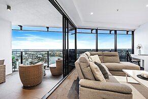 Circle on Cavill - Wow Stay