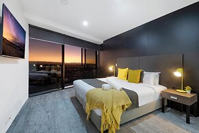 Circle on Cavill - Wow Stay