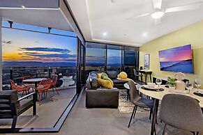 Circle on Cavill - Wow Stay