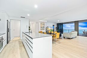 Circle on Cavill - Wow Stay