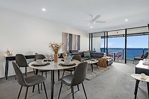 Circle on Cavill - Wow Stay