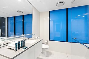 Circle on Cavill - Wow Stay