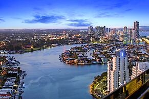 Circle on Cavill - Wow Stay